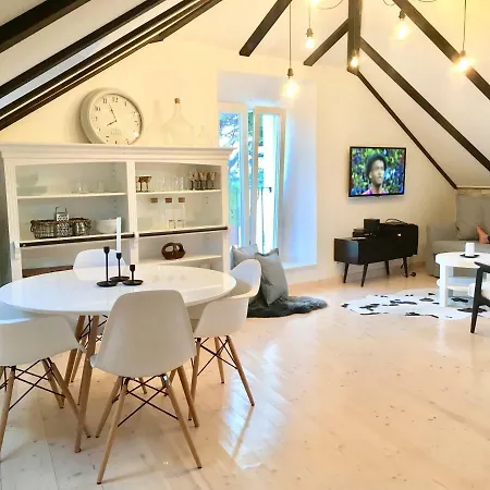 Familia Selca (Brac)